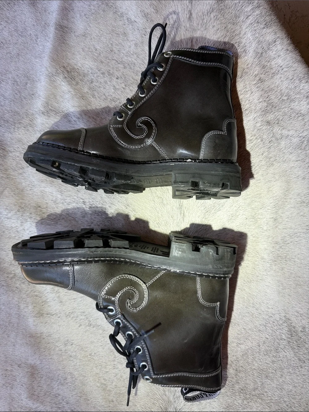 John Fluevog Boots 7th Heaven Derby Swirl “Angels soles” 6 eye Fit:6 women 4 men